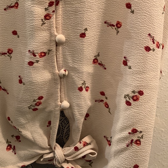 Blouse with small roses - Picture 2 of 6